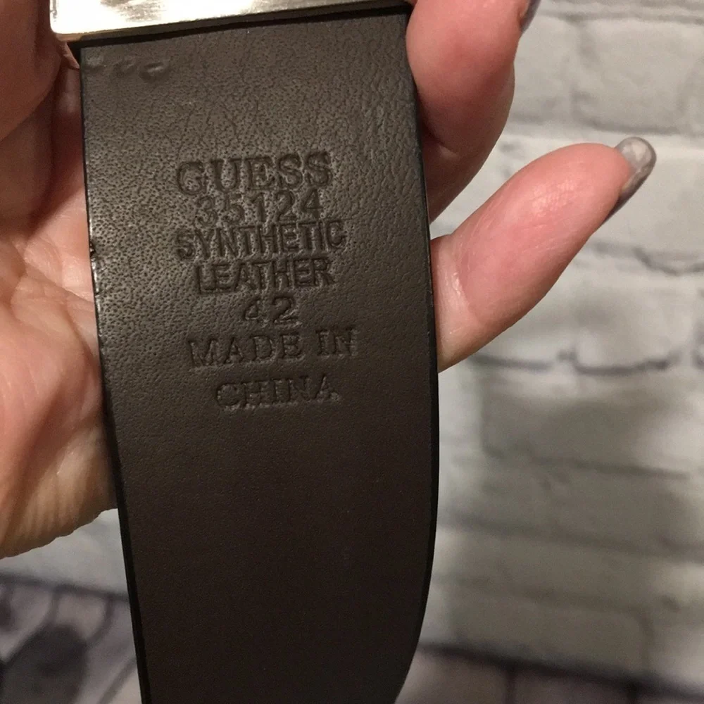 Guess Mens black belt with silver tone hardware Sz 42 🪬 like new!